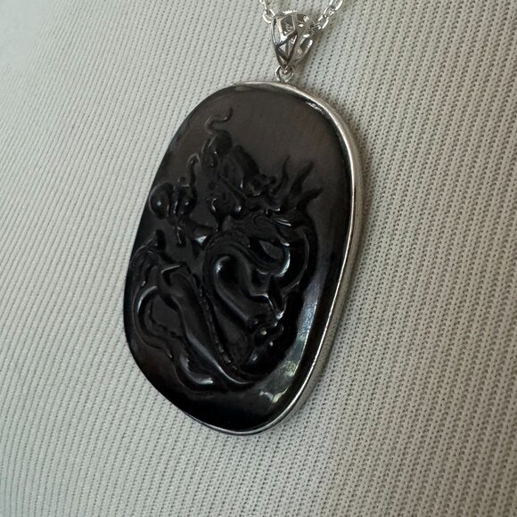Dragon Gray Quartz Pendant Necklace | 2.5" Pendant +18" Necklace | NWT - Picture 7 of 9